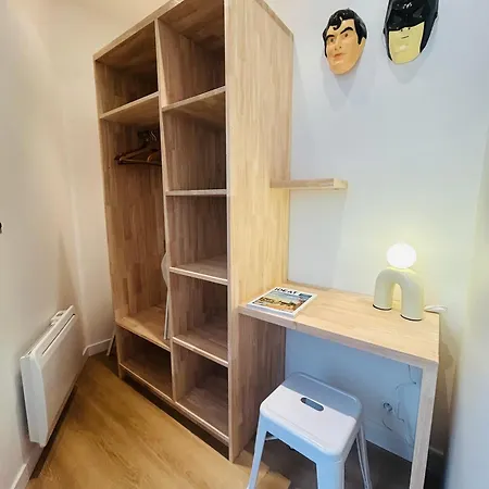 Apartment Le Goldorak - Hypercentre, Parking Prive Et Climatisation Niort